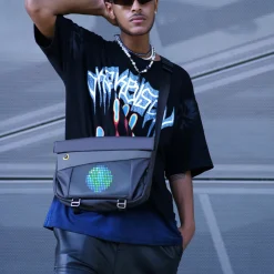 Divoom Pixoo Slingbag V Umhängetasche mit Pixel Display