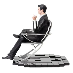 Mass Effect Statue Illusive Man