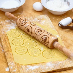 Motiv-Teigrolle mit chemischen Warnsymbolen